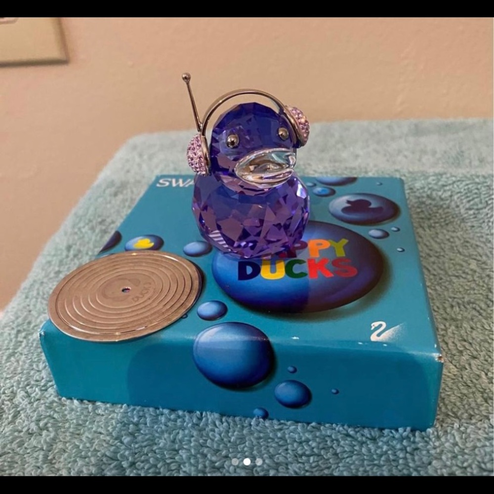 Swarvoski Crystal Happy Duck DJ